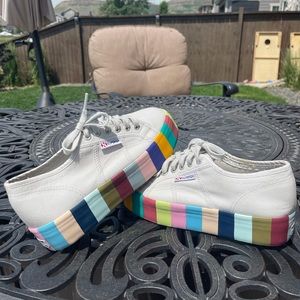 Gently used SUPERGA high top!